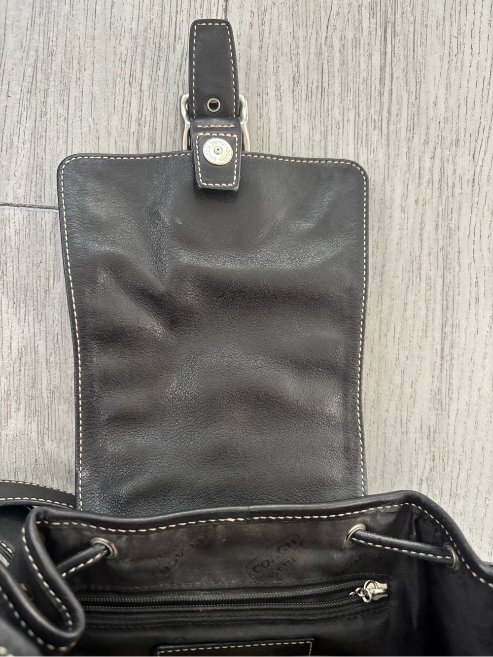 Coach bag vintage Y2K in black leather. Mini backpack in EUC. - Picture 9 of 10